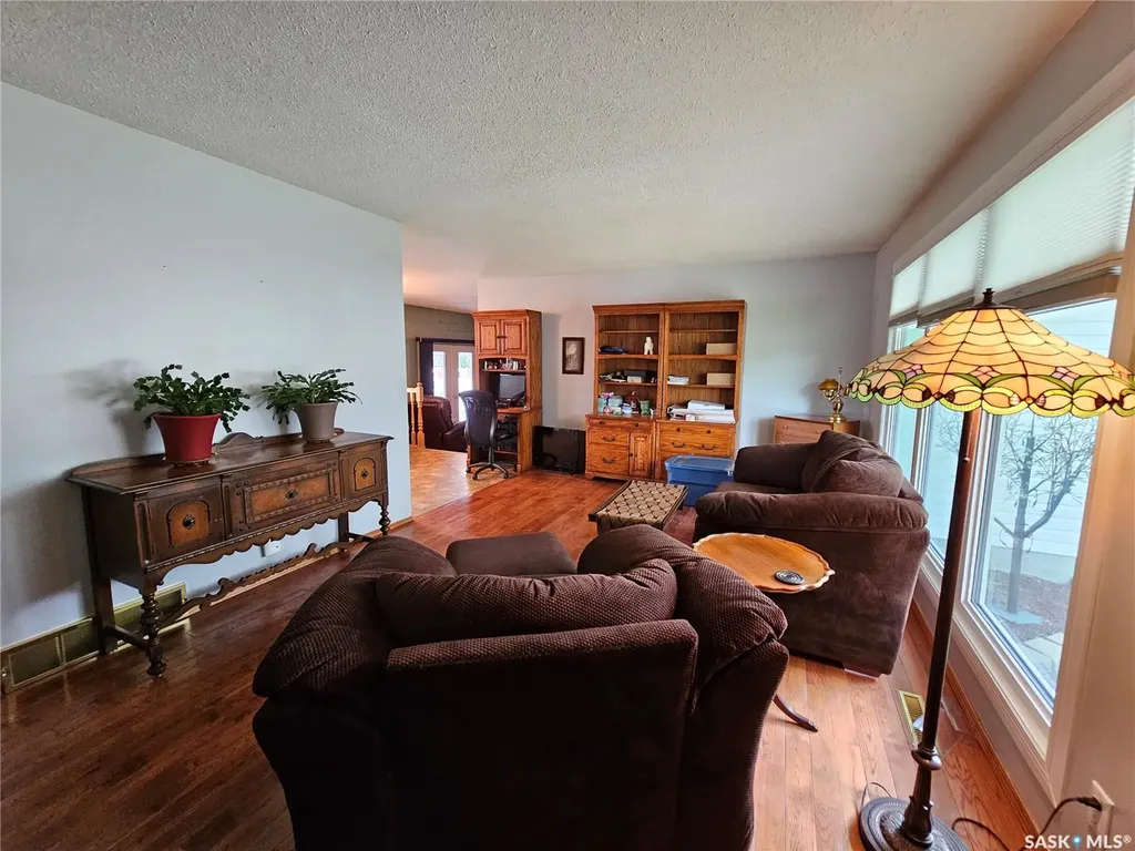 132 10th Avenue E Unity SK S0K 4L0