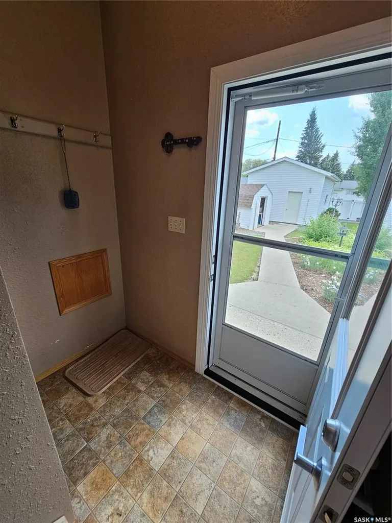 132 10th Avenue E Unity SK S0K 4L0