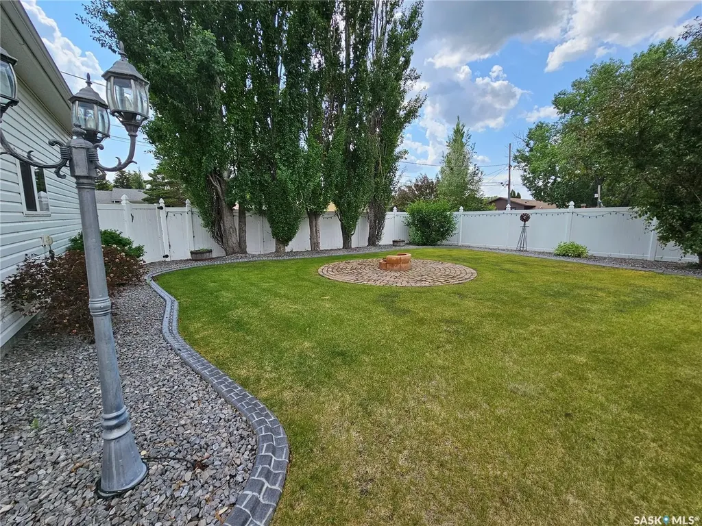 132 10th Avenue E Unity SK S0K 4L0