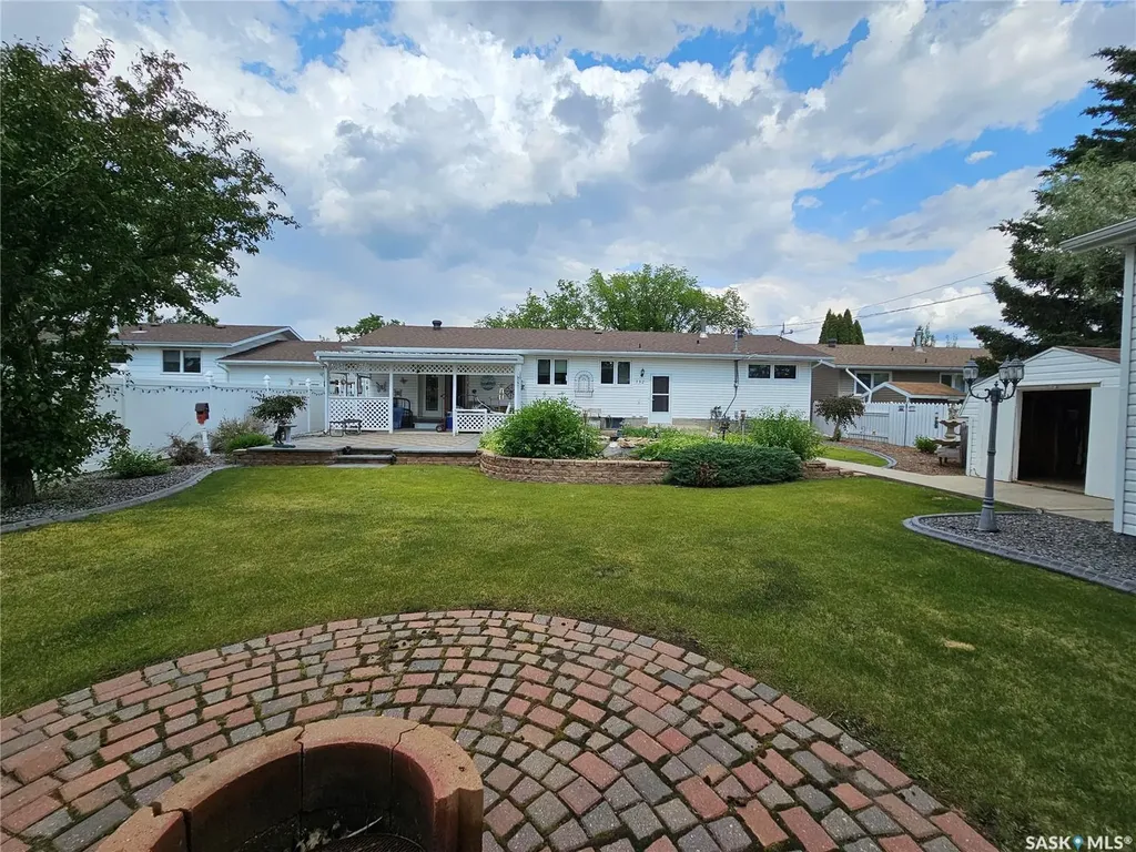 132 10th Avenue E Unity SK S0K 4L0
