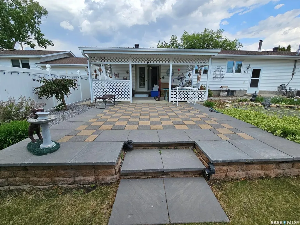 132 10th Avenue E Unity SK S0K 4L0