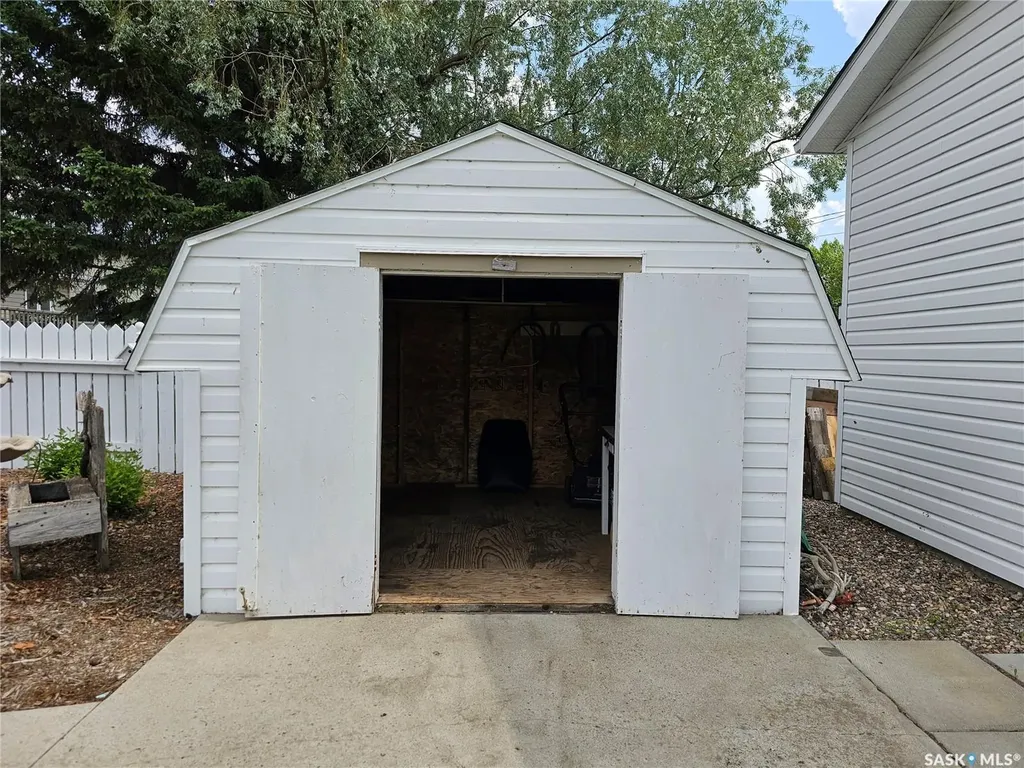 132 10th Avenue E Unity SK S0K 4L0