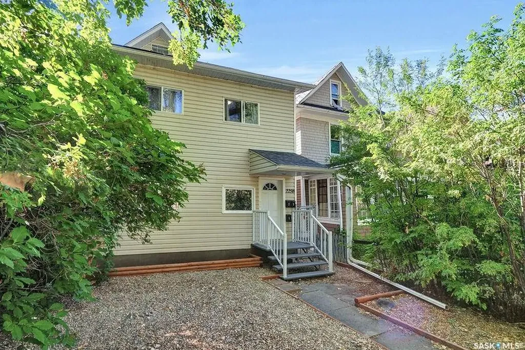 2258 Osler Street Regina SK S4P 1W8