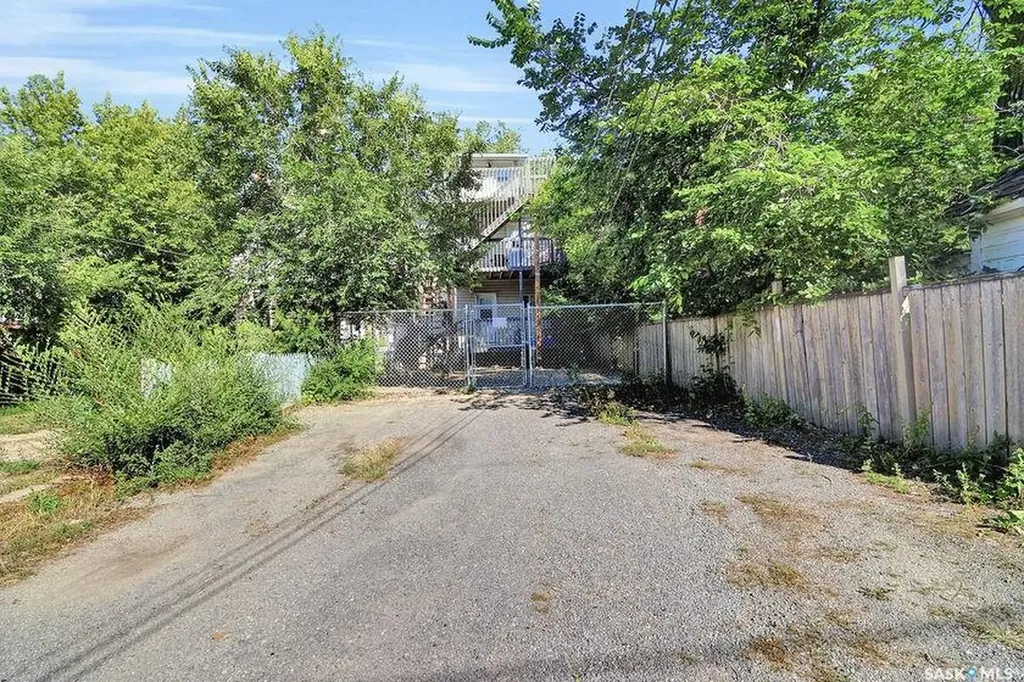 2258 Osler Street Regina SK S4P 1W8