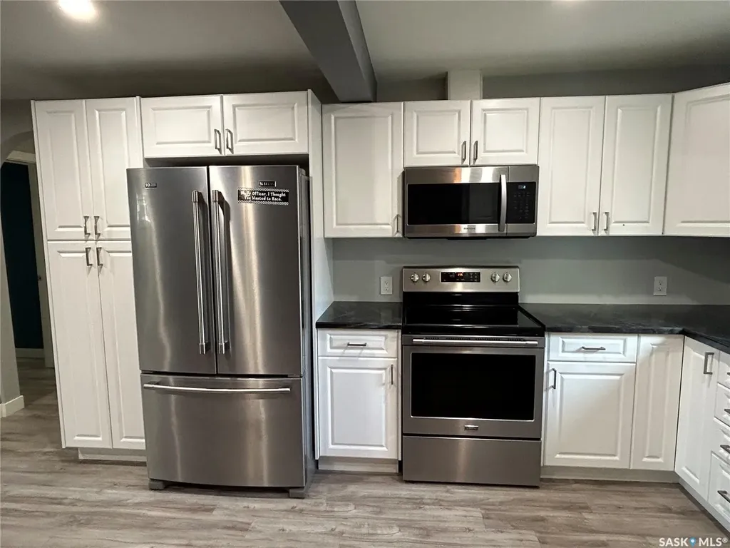 3 Coteau Avenue Halbrite SK S0C 1H0