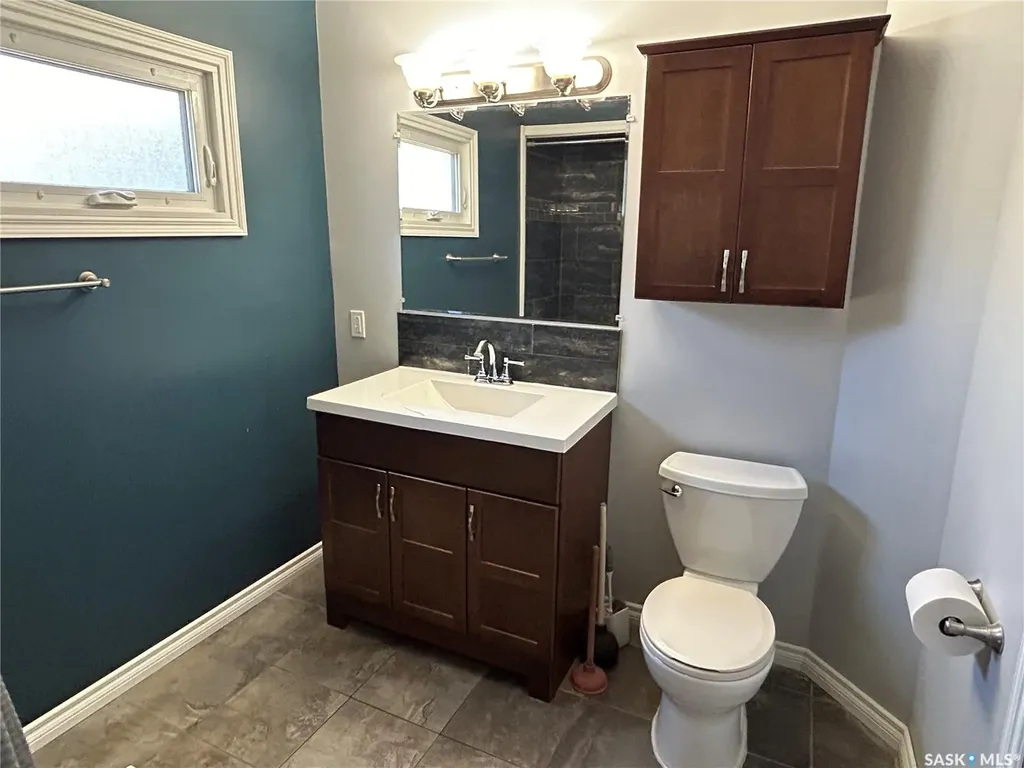 3 Coteau Avenue Halbrite SK S0C 1H0