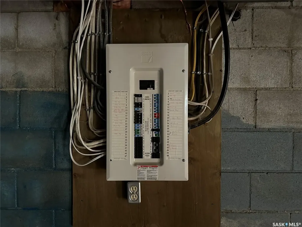 3 Coteau Avenue Halbrite SK S0C 1H0