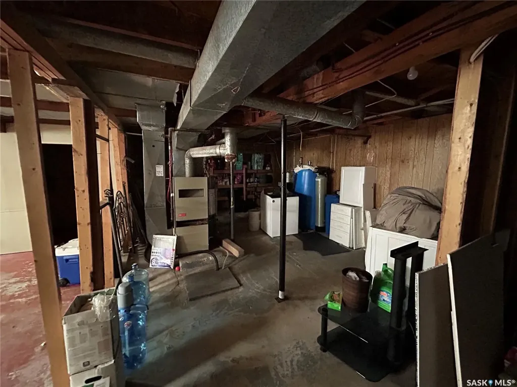 3 Coteau Avenue Halbrite SK S0C 1H0