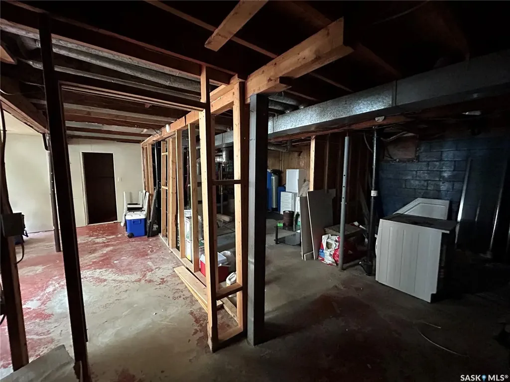 3 Coteau Avenue Halbrite SK S0C 1H0