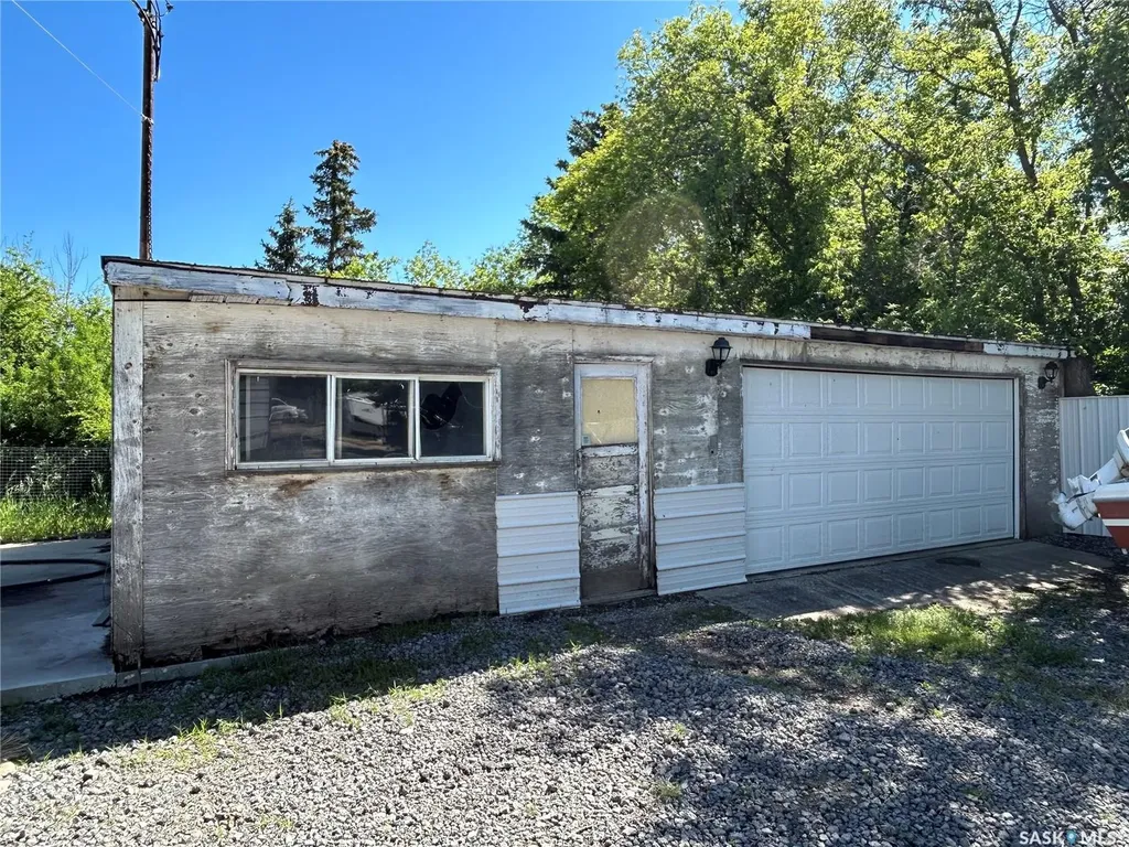 3 Coteau Avenue Halbrite SK S0C 1H0