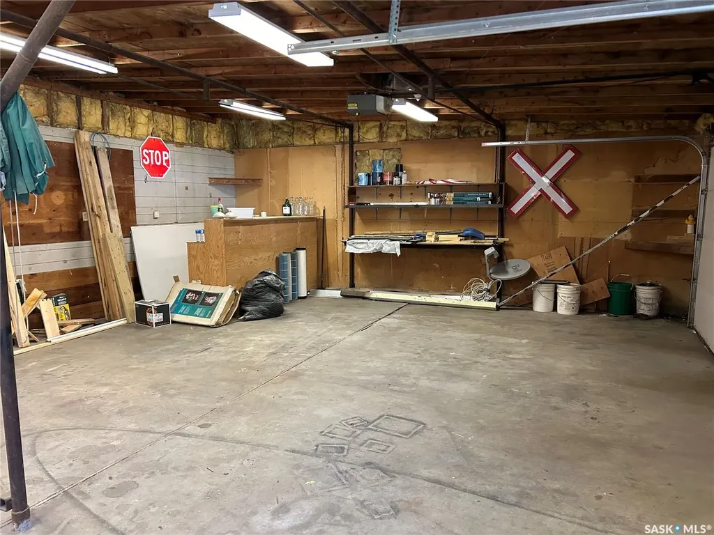 3 Coteau Avenue Halbrite SK S0C 1H0