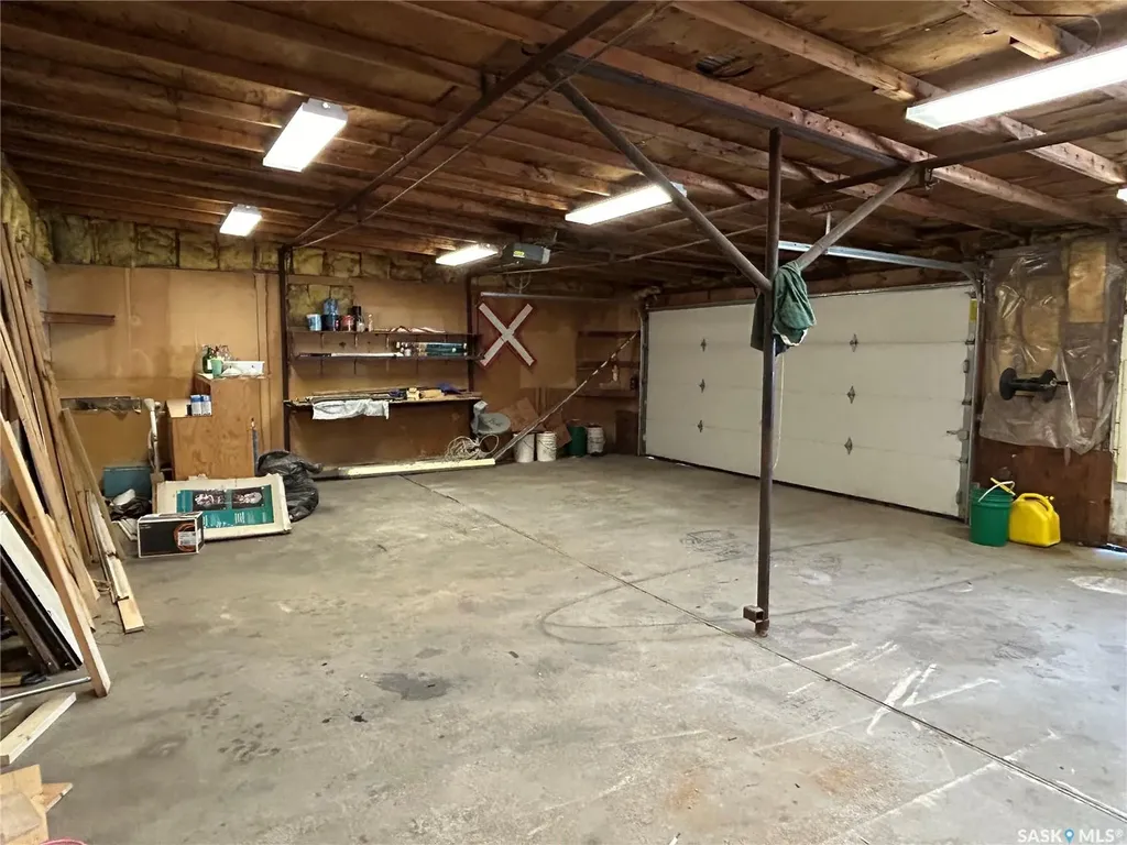 3 Coteau Avenue Halbrite SK S0C 1H0