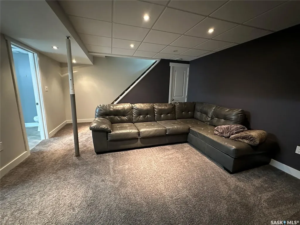 320 Government Road Weyburn SK S4H 2A8