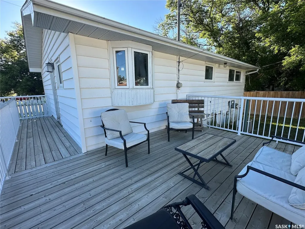 320 Government Road Weyburn SK S4H 2A8