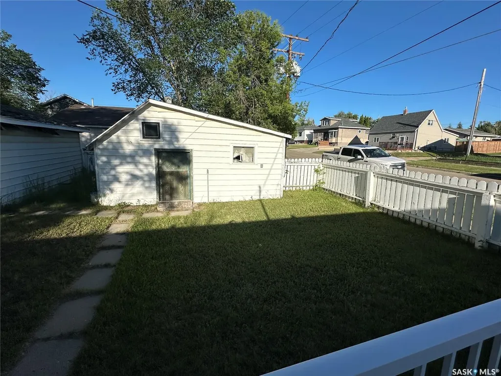320 Government Road Weyburn SK S4H 2A8