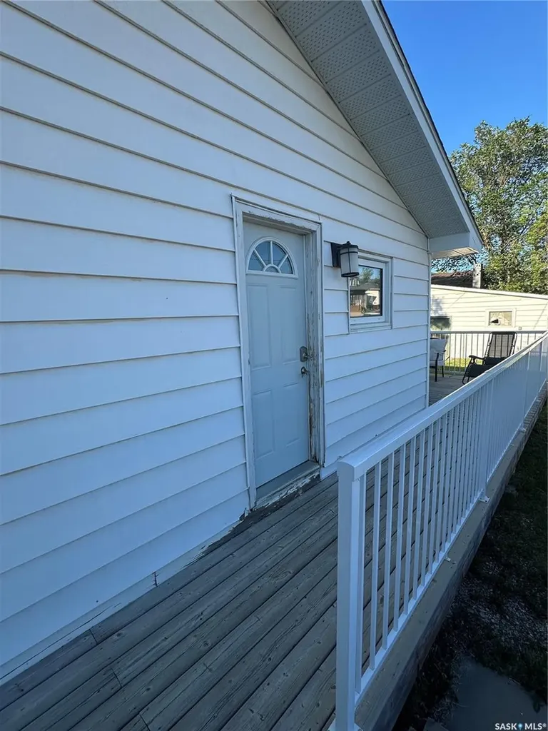 320 Government Road Weyburn SK S4H 2A8