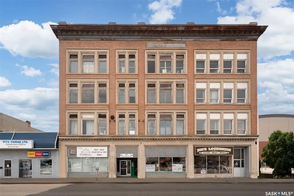 117-123 High Street W Moose Jaw SK S6H 1S5