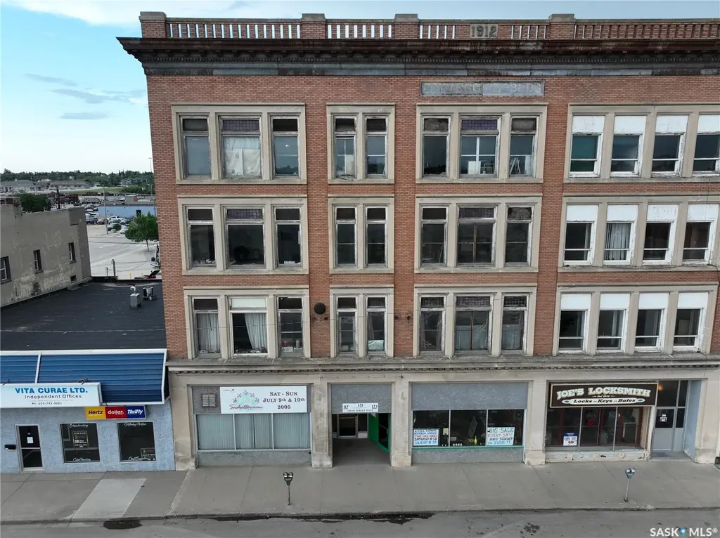 117-123 High Street W Moose Jaw SK S6H 1S5