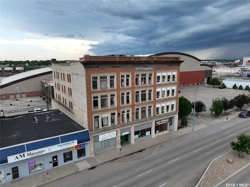 117-123 High Street W Moose Jaw SK S6H 1S5