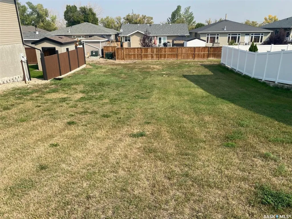 222 Iroquois Street E Moose Jaw SK S6H 4T3