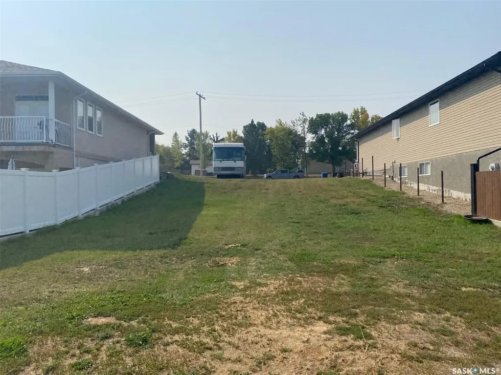 222 Iroquois Street E Moose Jaw SK S6H 4T3