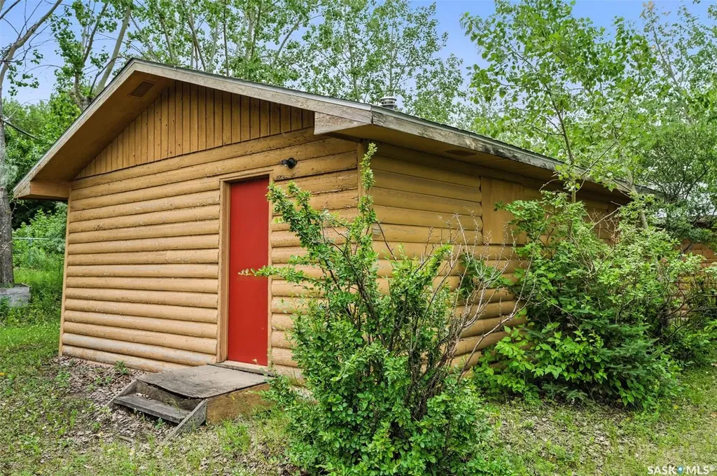 602-620 Lake Avenue Manitou Beach SK S0K 4T1