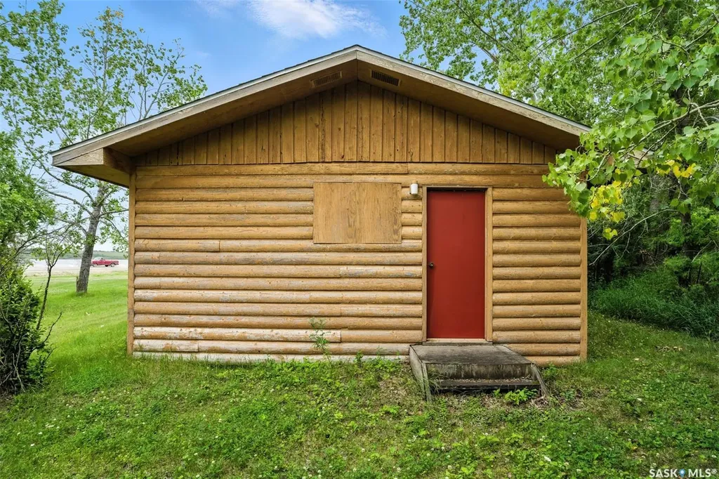 602-620 Lake Avenue Manitou Beach SK S0K 4T1