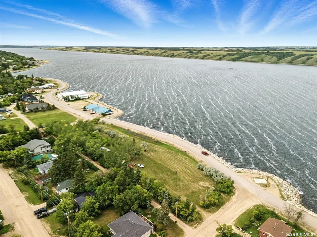 602-620 Lake Avenue Manitou Beach SK S0K 4T1