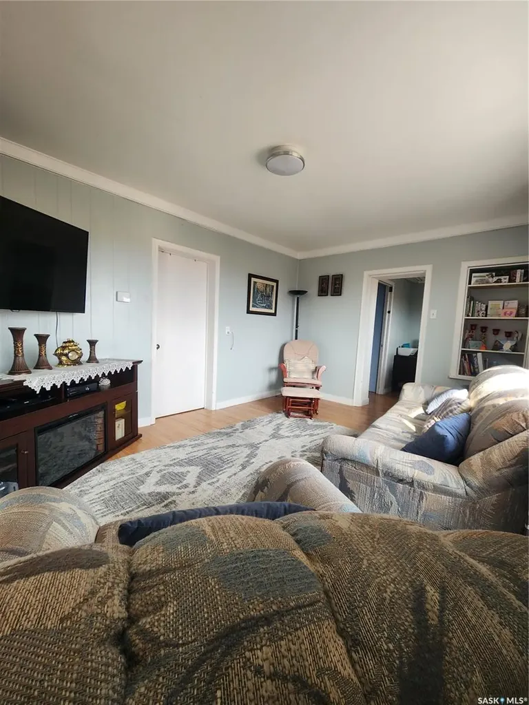 101 Centre Street Frontier SK S0N 0W0