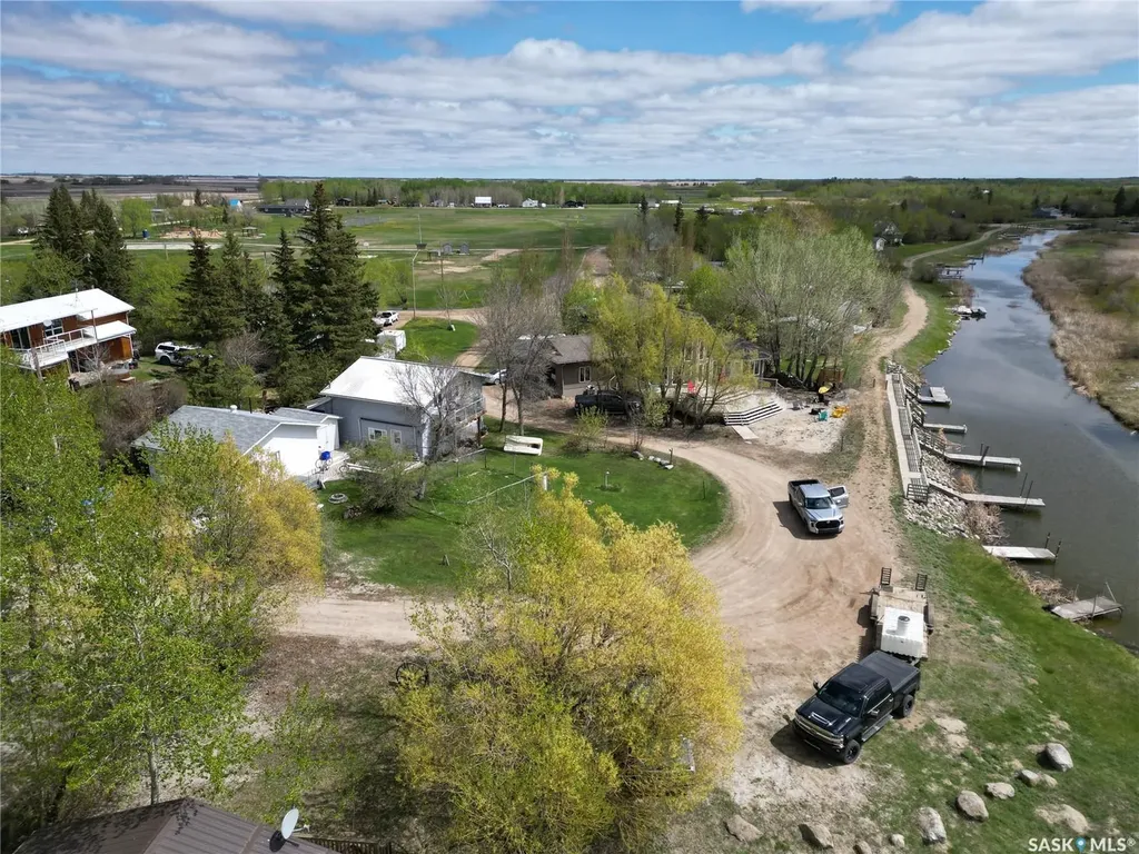 910 Sunset Crescent Good Lake Rm No. 274 SK S0A 0L0