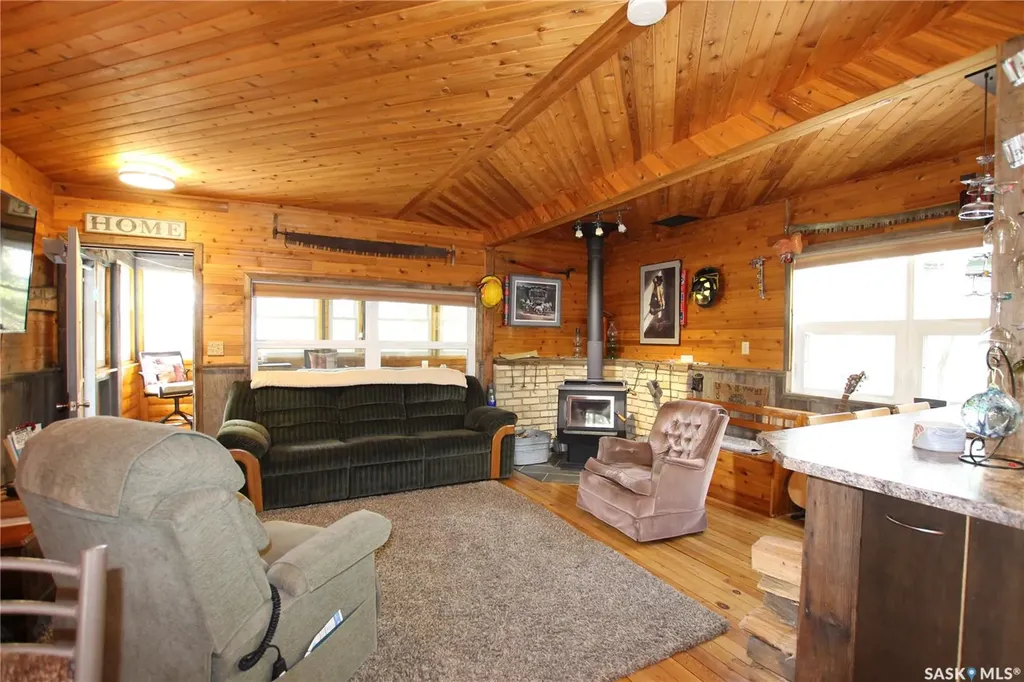 910 Sunset Crescent Good Lake Rm No. 274 SK S0A 0L0