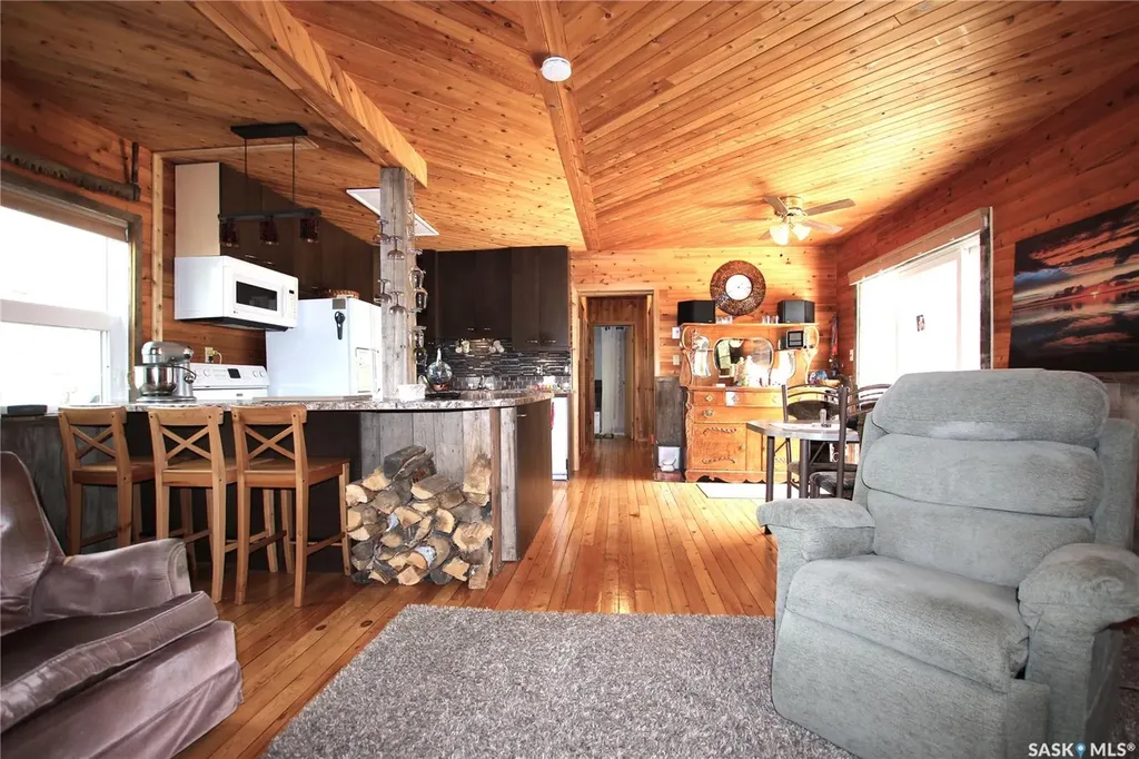 910 Sunset Crescent Good Lake Rm No. 274 SK S0A 0L0