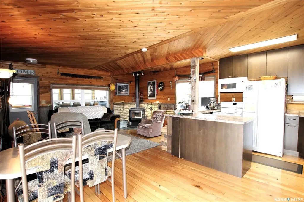 910 Sunset Crescent Good Lake Rm No. 274 SK S0A 0L0