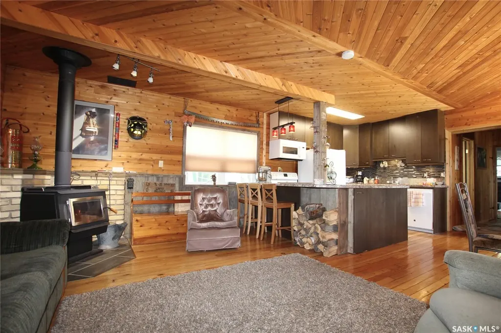 910 Sunset Crescent Good Lake Rm No. 274 SK S0A 0L0