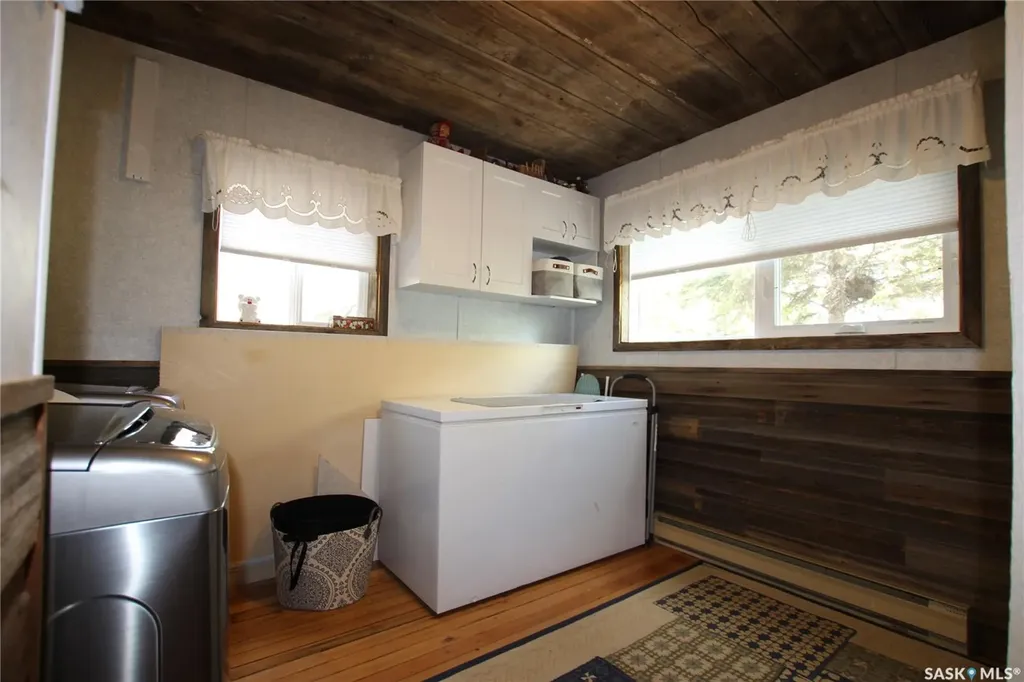 910 Sunset Crescent Good Lake Rm No. 274 SK S0A 0L0