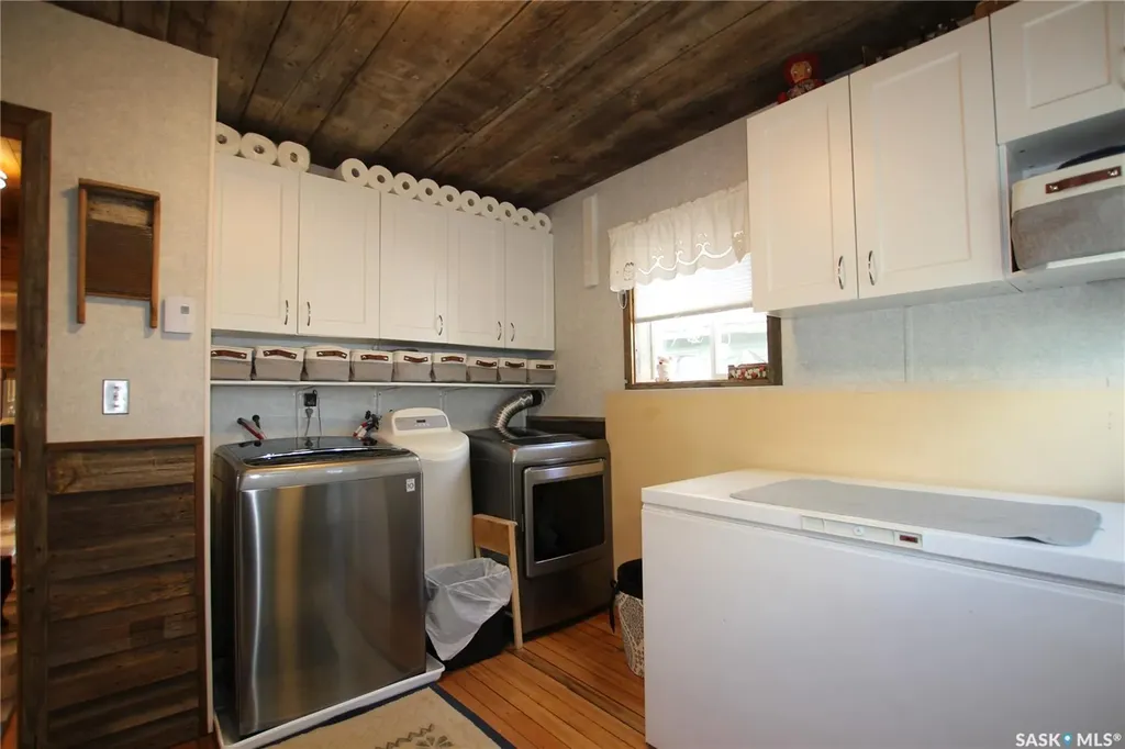 910 Sunset Crescent Good Lake Rm No. 274 SK S0A 0L0