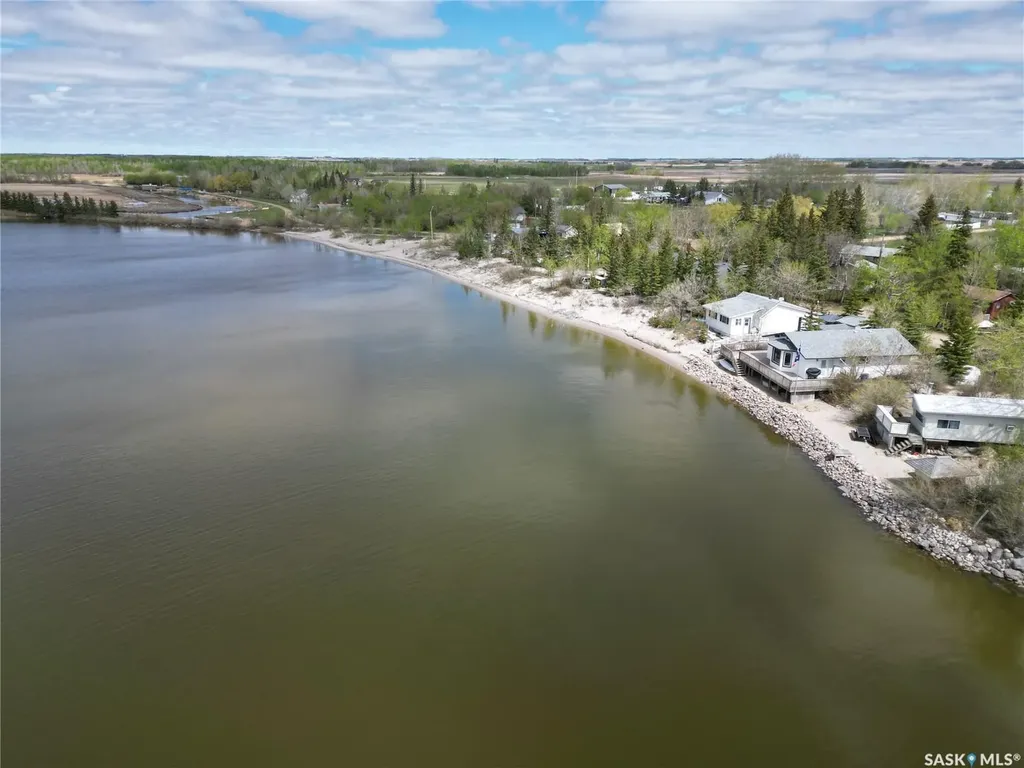 910 Sunset Crescent Good Lake Rm No. 274 SK S0A 0L0