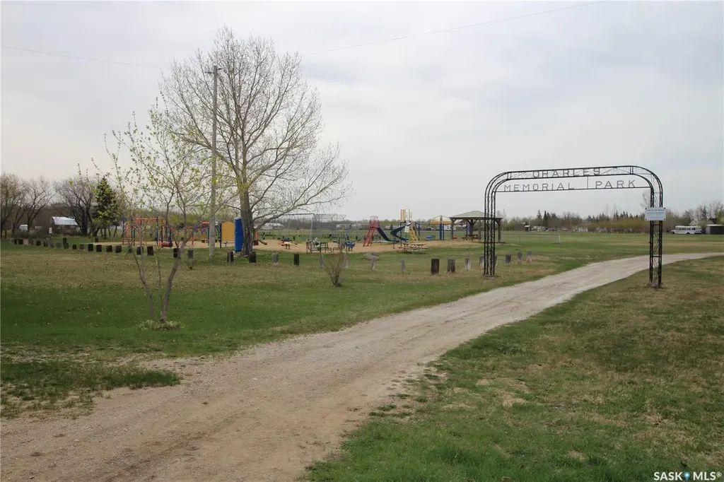 910 Sunset Crescent Good Lake Rm No. 274 SK S0A 0L0