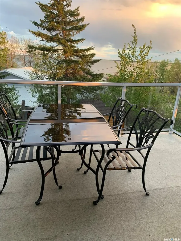 910 Sunset Crescent Good Lake Rm No. 274 SK S0A 0L0
