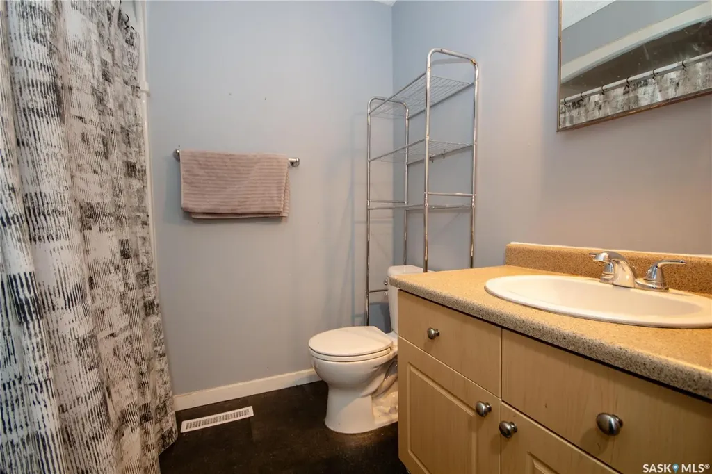 52 22nd Street Battleford SK S0M 0E0