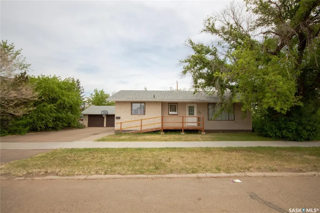 52 22nd Street Battleford SK S0M 0E0