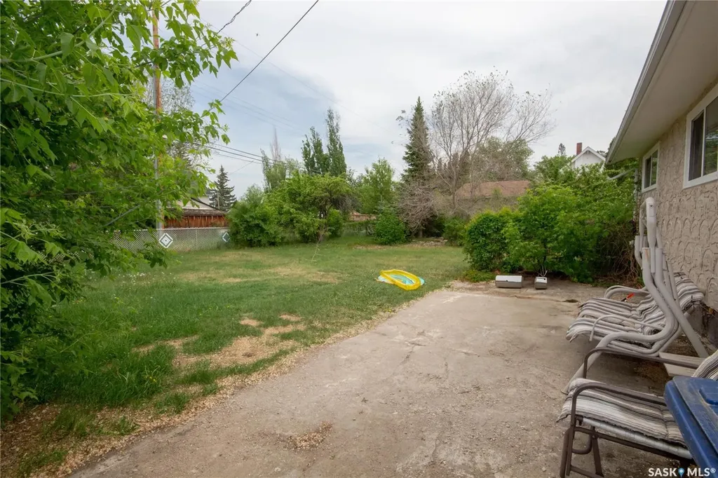 52 22nd Street Battleford SK S0M 0E0