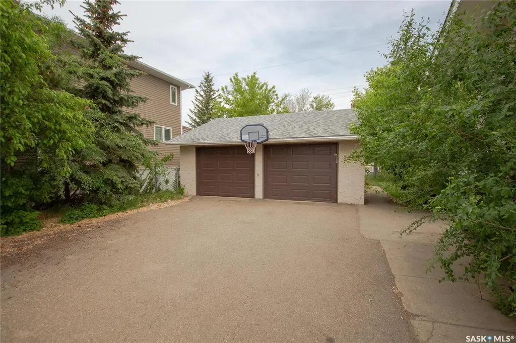 52 22nd Street Battleford SK S0M 0E0