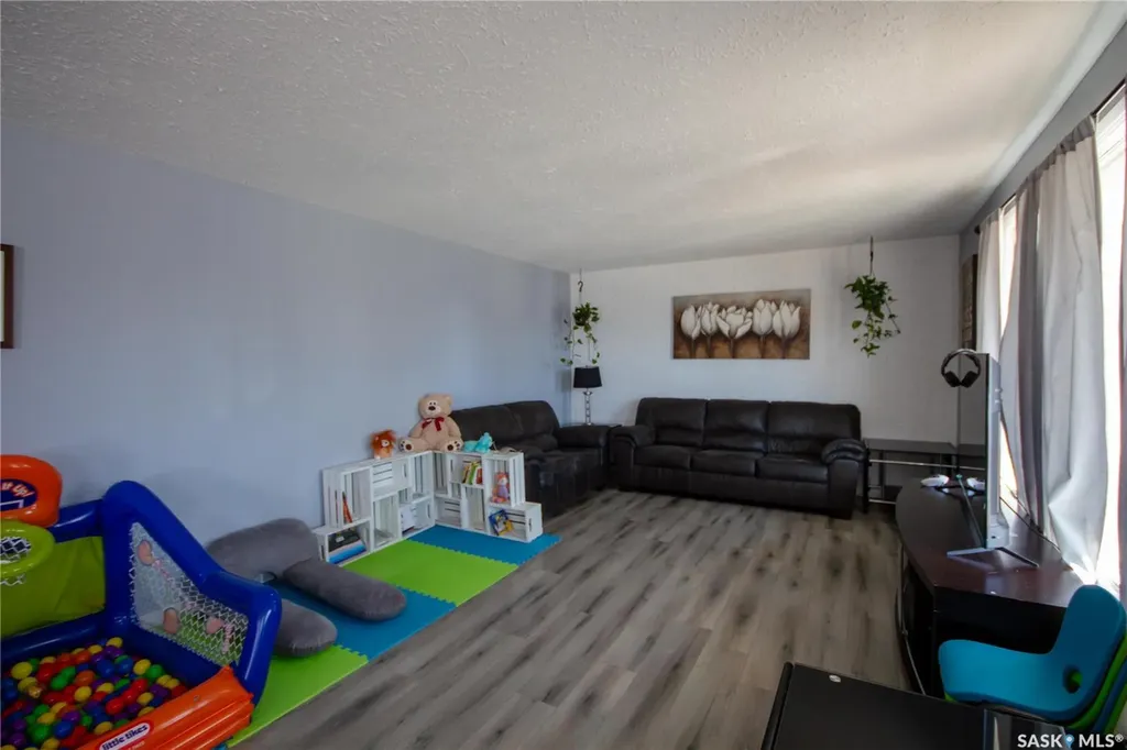 52 22nd Street Battleford SK S0M 0E0