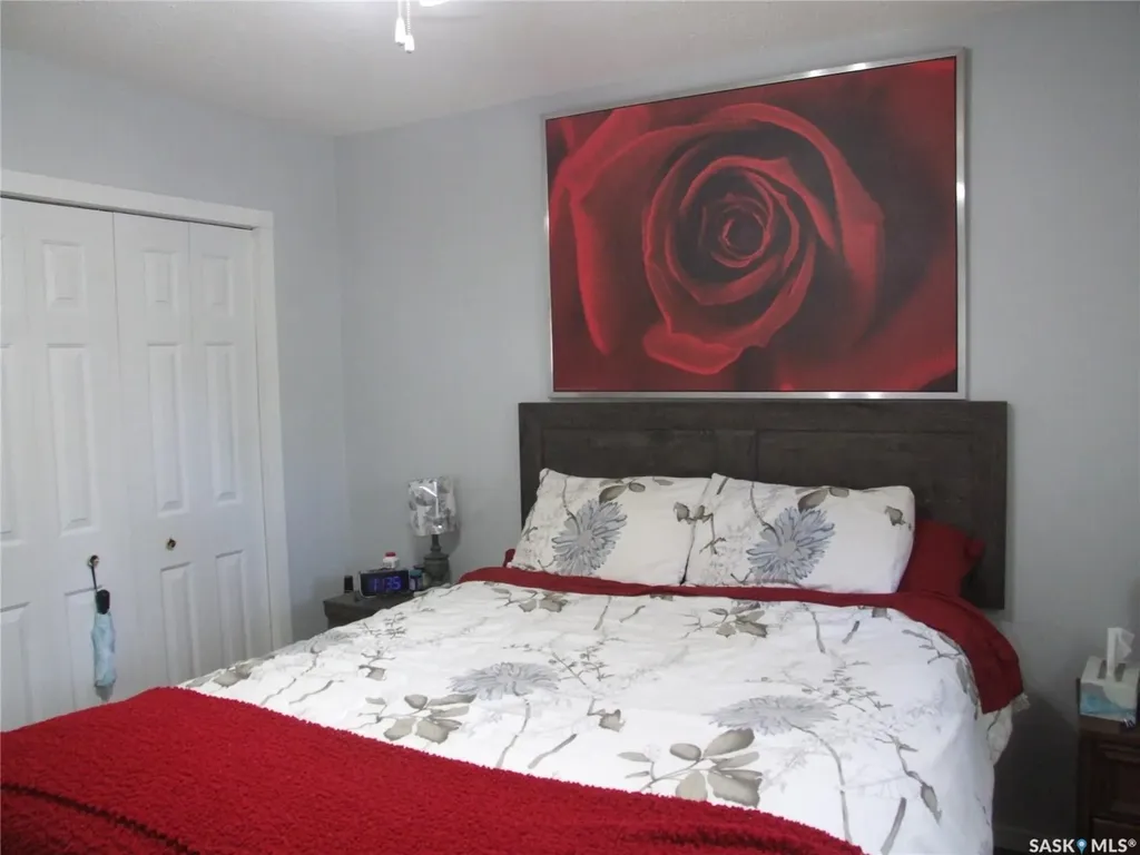 114 3rd Street E Leader SK S0N 1H0