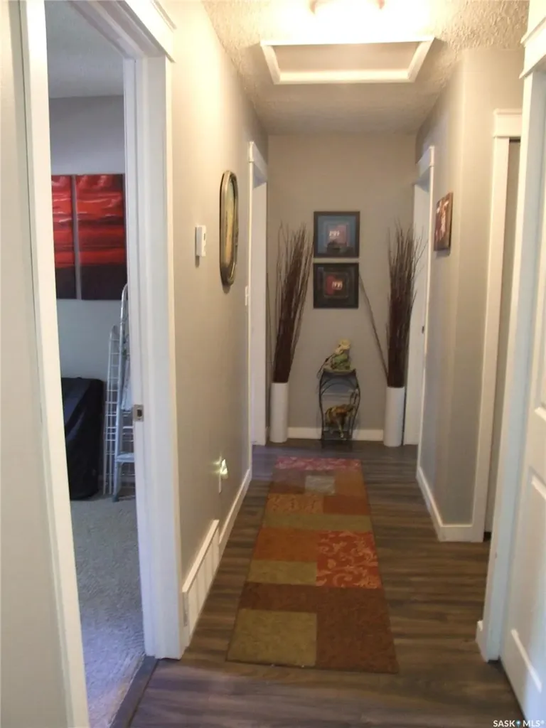 114 3rd Street E Leader SK S0N 1H0