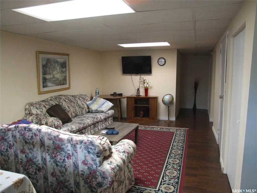 114 3rd Street E Leader SK S0N 1H0