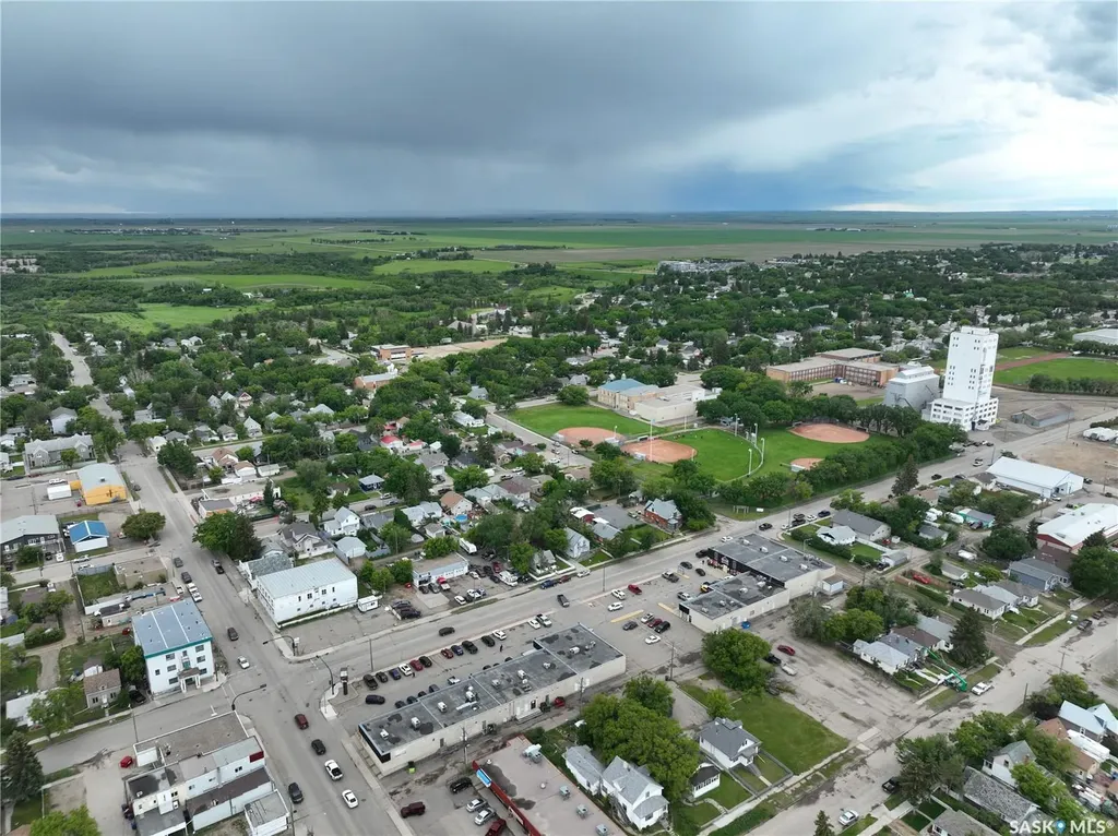 401 Lillooet Street W Moose Jaw SK S6H 4Y5