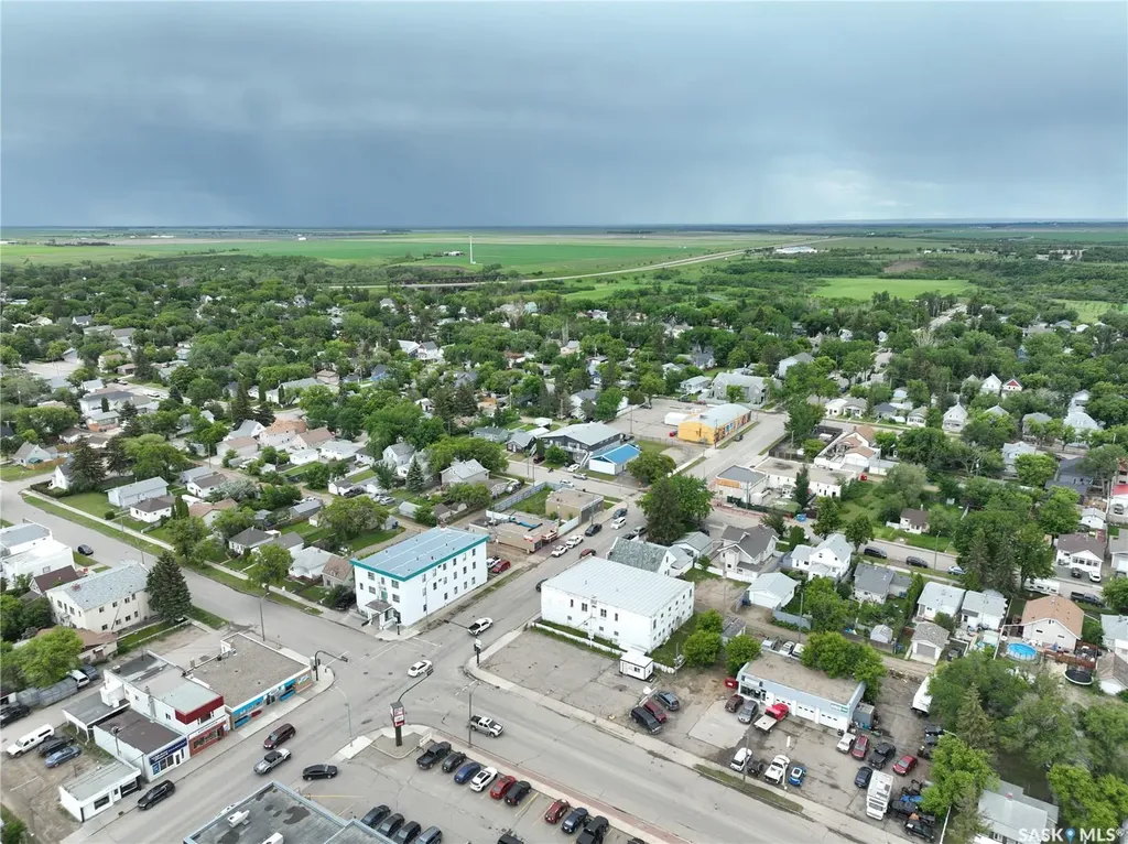 401 Lillooet Street W Moose Jaw SK S6H 4Y5