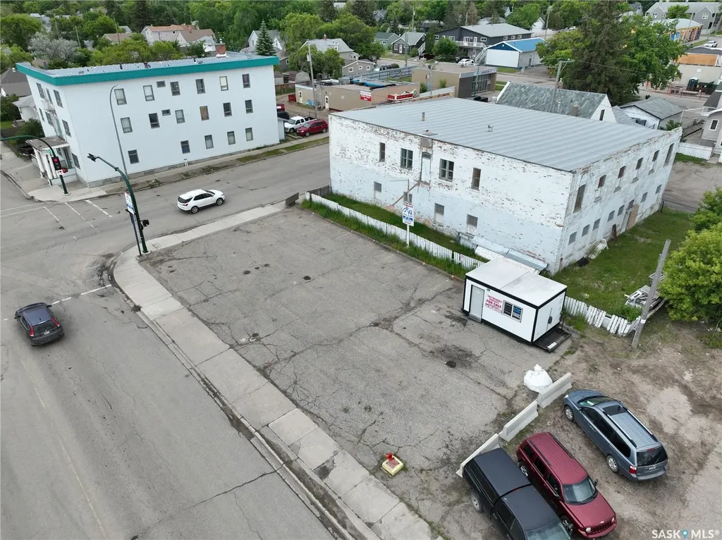 401 Lillooet Street W Moose Jaw SK S6H 4Y5